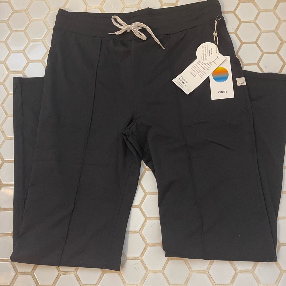 Vuori Halo Straight leg pants